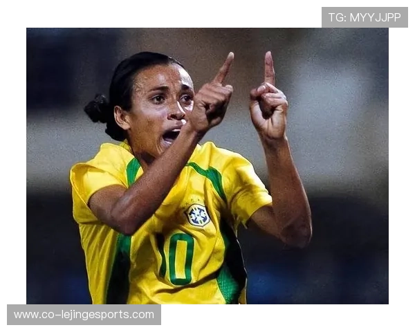 女足传奇球星的崛起与成就探析足球世界的女性力量