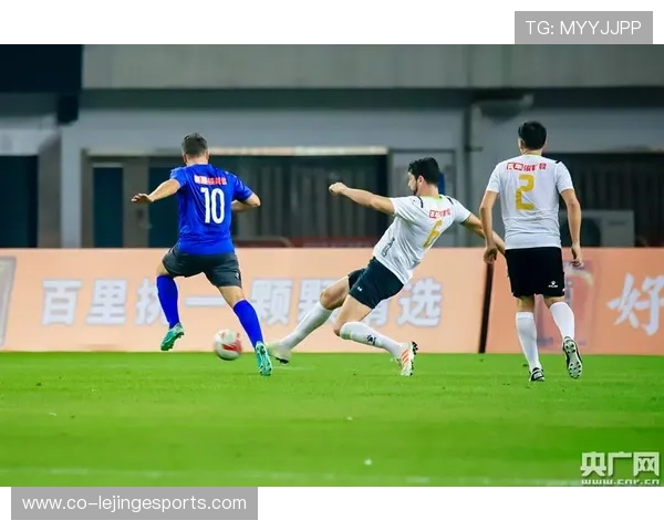 莱特足球球星再创辉煌引领球队勇攀巅峰展现传奇风采