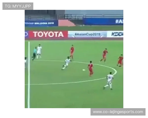 足球场上的搞笑球星们：从滑稽失误到幽默庆祝，笑点不断的精彩瞬间